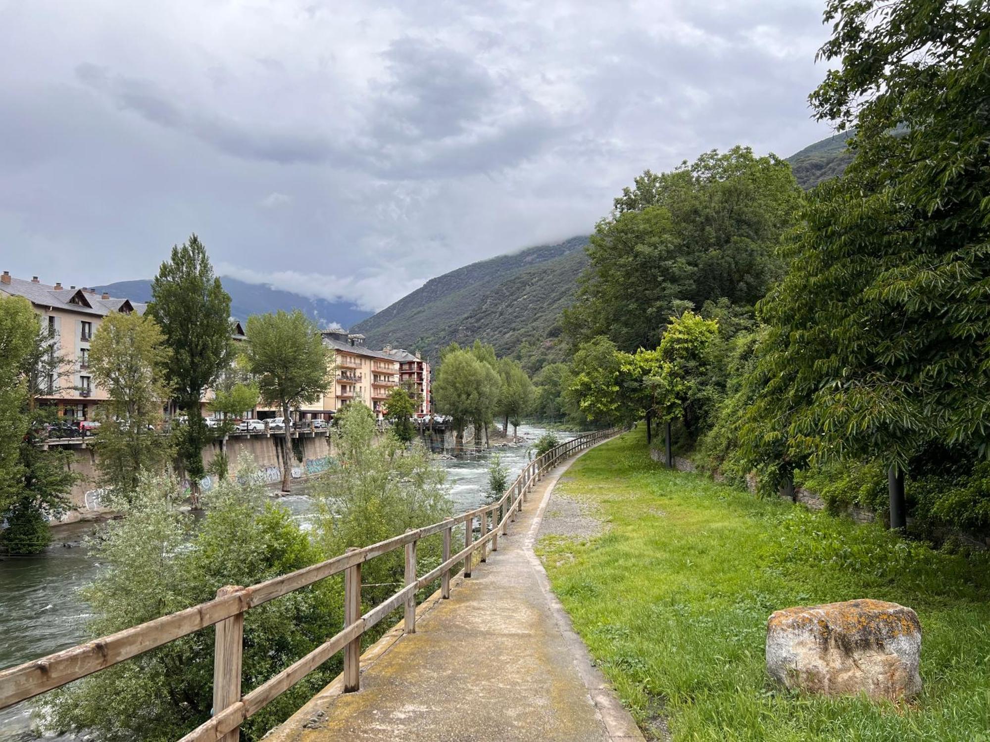 Apartament Les Vernedes - L'Amfitriona ซอร์ต ภายนอก รูปภาพ
