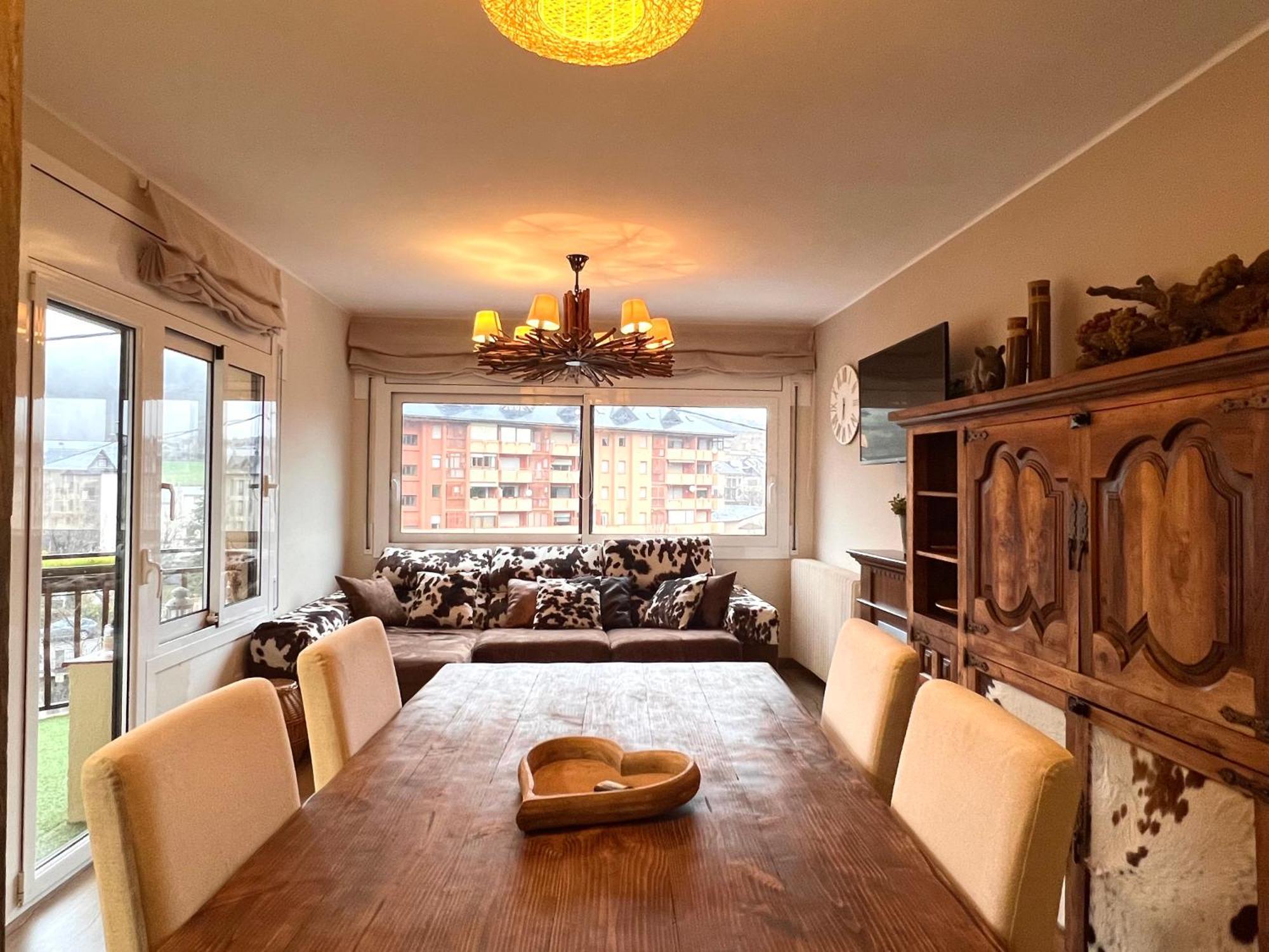 Apartament Les Vernedes - L'Amfitriona ซอร์ต ภายนอก รูปภาพ
