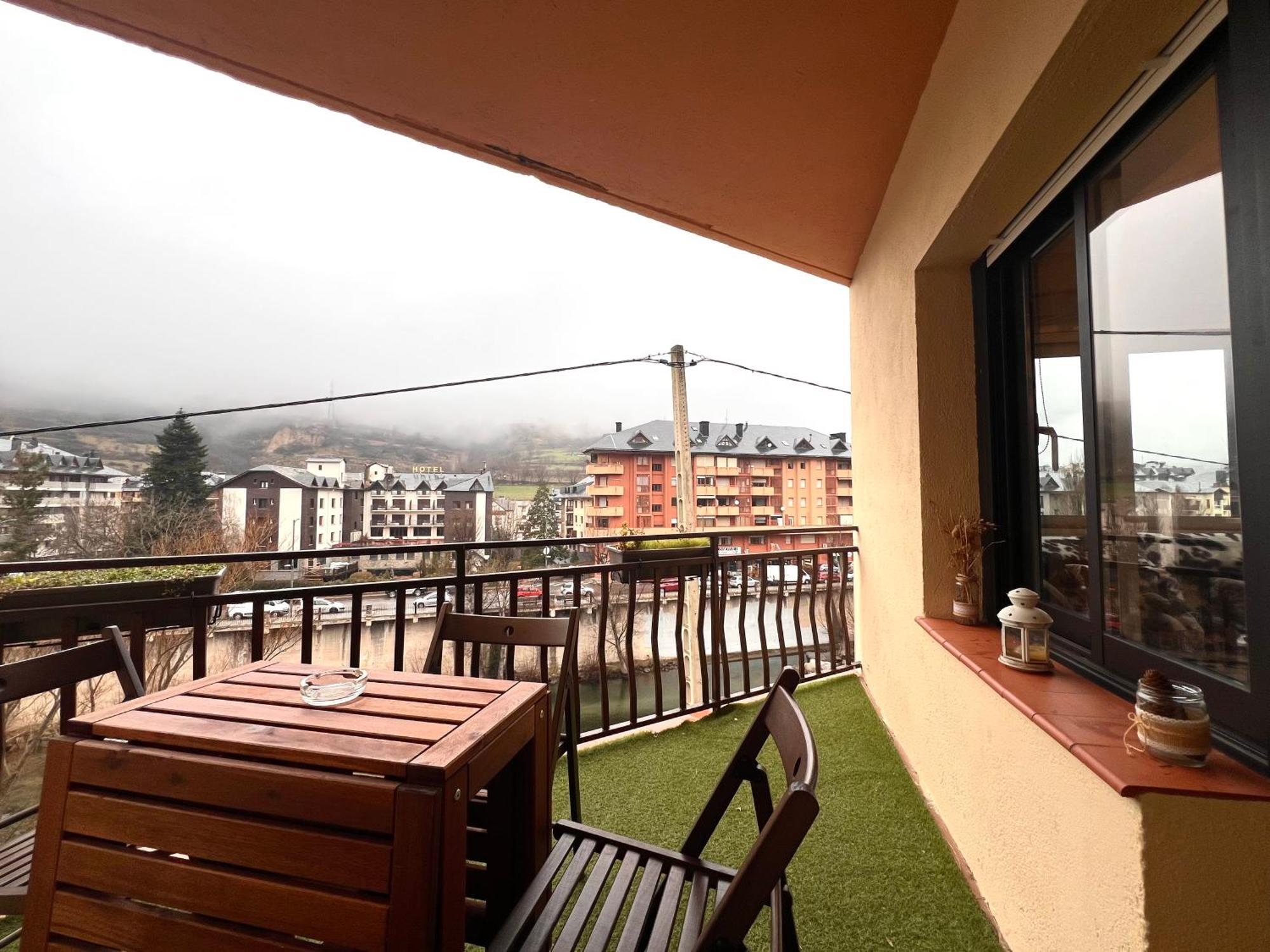Apartament Les Vernedes - L'Amfitriona ซอร์ต ภายนอก รูปภาพ