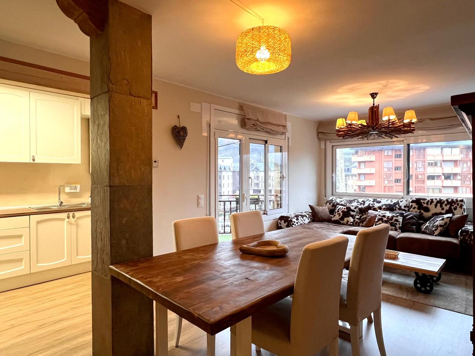 Apartament Les Vernedes - L'Amfitriona ซอร์ต ภายนอก รูปภาพ