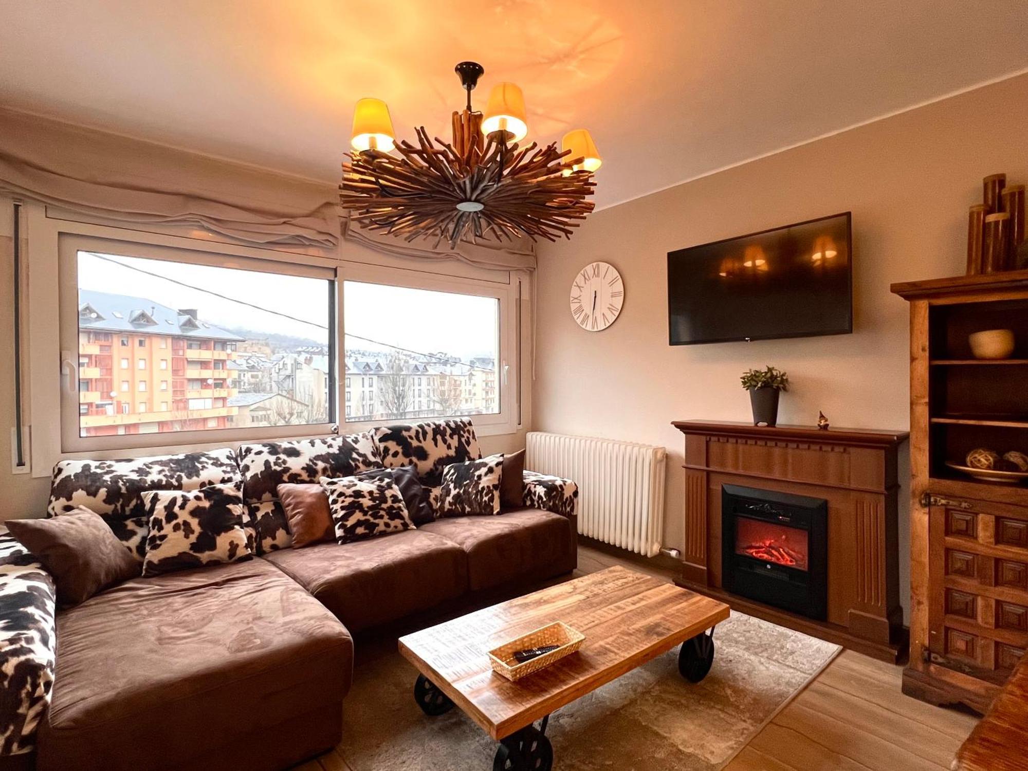 Apartament Les Vernedes - L'Amfitriona ซอร์ต ภายนอก รูปภาพ