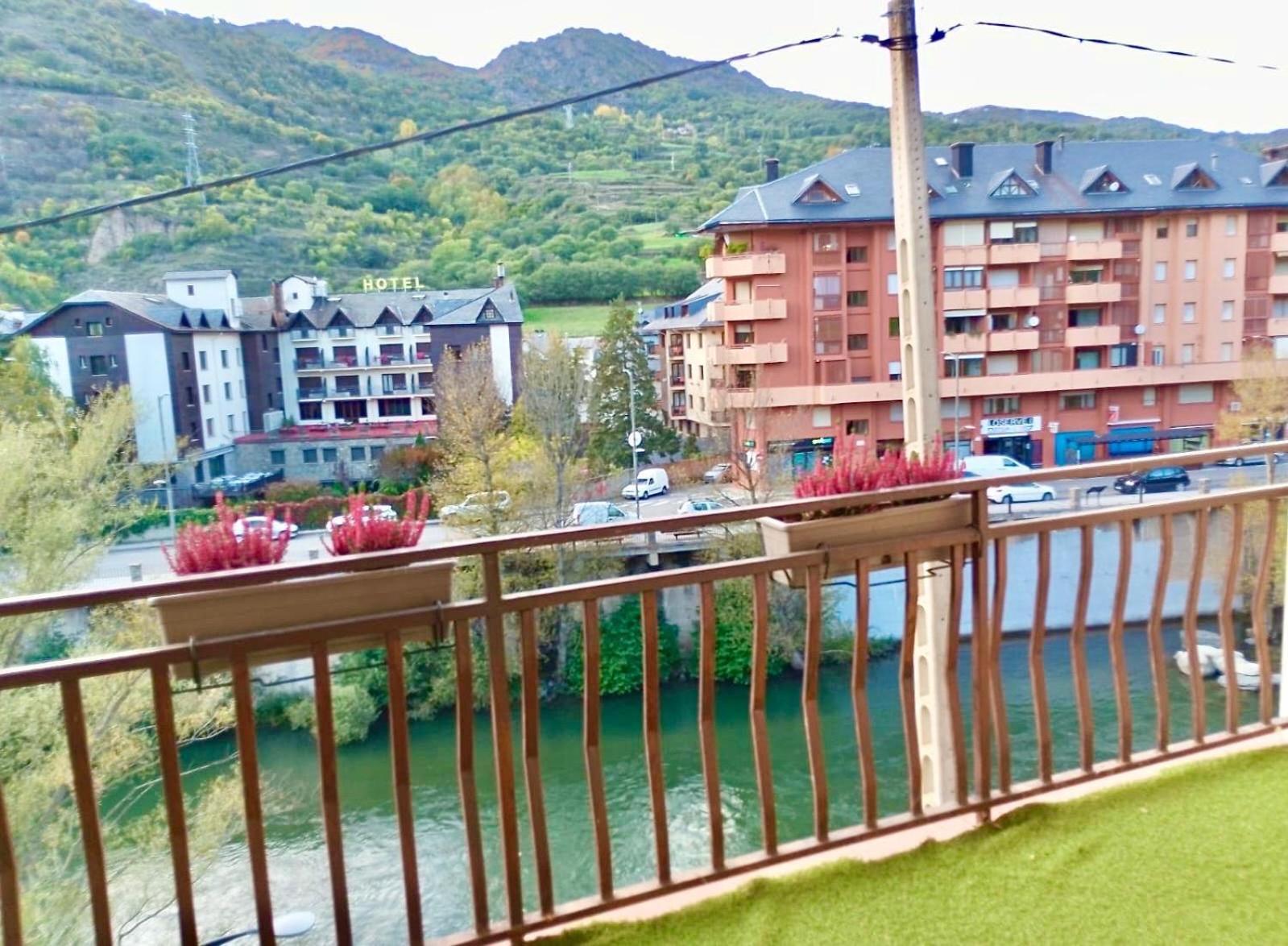 Apartament Les Vernedes - L'Amfitriona ซอร์ต ภายนอก รูปภาพ